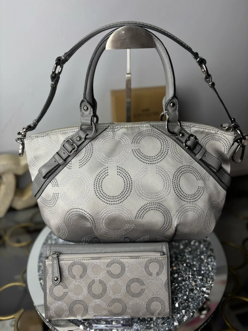 Coach 2010 Madison Dotted Op Art Sophia satchel and matching wallet EUC - Picture 5 of 14